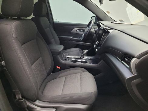 Used 2022 Chevrolet Traverse LT image 21
