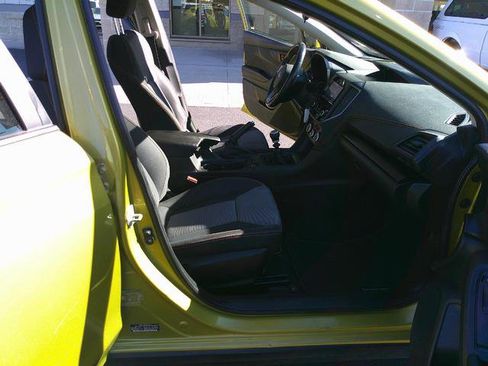 Used 2021 Subaru Crosstrek 2.0i Premium image 6