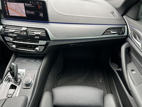 Used 2022 BMW 530i xDrive AWD/4WD image 35