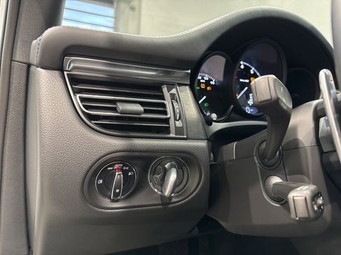 Used 2025 Porsche Macan GTS image 19