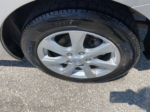Used 2011 MAZDA MAZDA3 i Touring FWD image 31