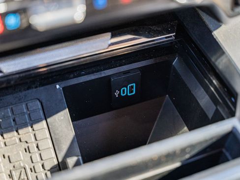 Certified 2024 Ford F250 Lariat w/ Lariat Ultimate Package image 29