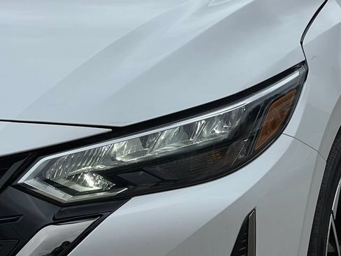 New 2025 Nissan Sentra SR FWD image 35