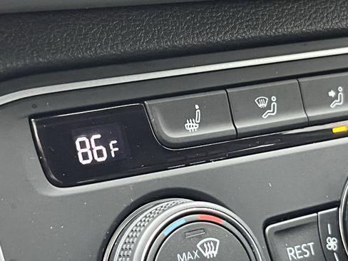 Used 2021 Volkswagen Atlas SE image 33