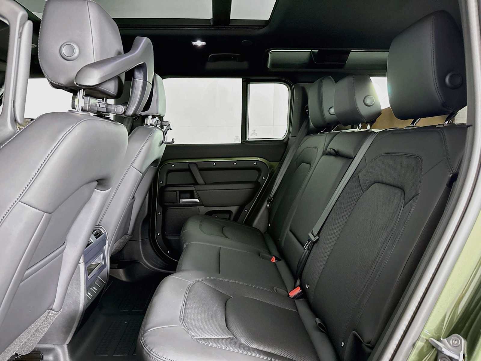 New 2026 Land Rover Defender 110 S AWD/4WD image 21