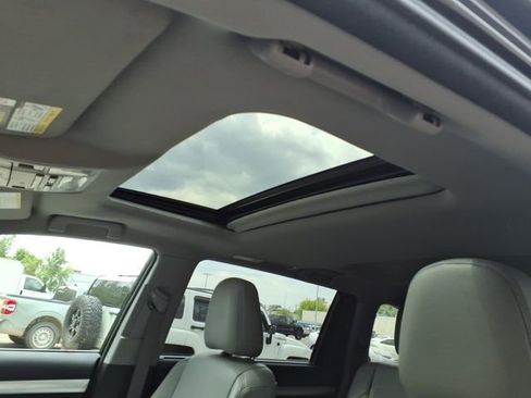 Used 2018 Toyota Highlander XLE FWD image 15