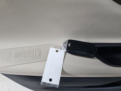 Used 2019 Buick Envision Essence image 41