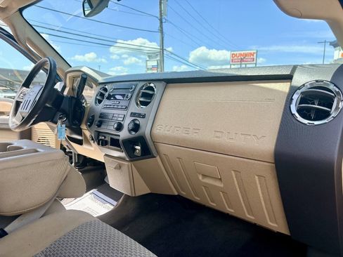 Used 2016 Ford F250 XLT w/ XLT Value Package AWD/4WD image 24