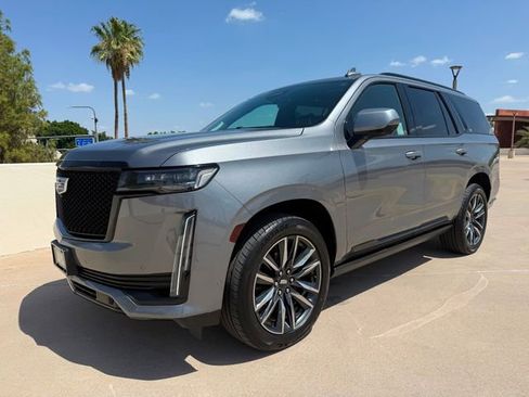 Used 2021 Cadillac Escalade Sport Platinum AWD/4WD image 2