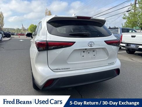 Used 2021 Toyota Highlander XLE image 8