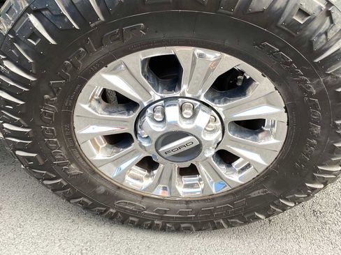 Used 2019 Ford F250 Lariat w/ Chrome Package image 43