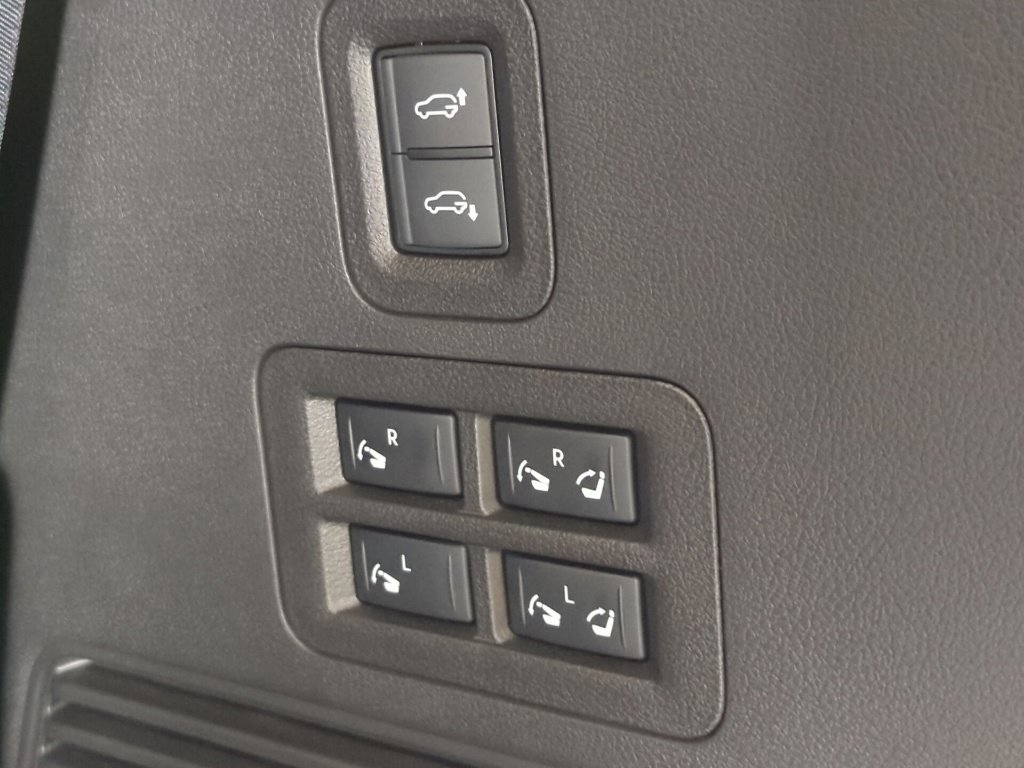 Used 2025 Nissan Armada PRO-4X AWD/4WD image 37