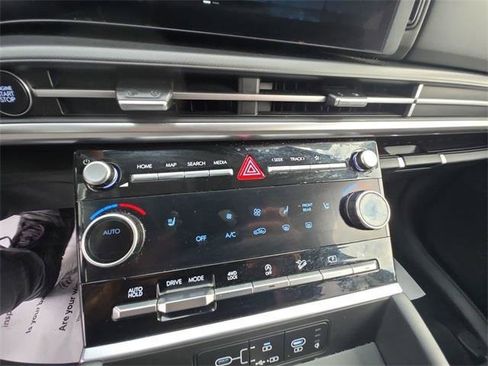 Certified 2025 Hyundai Santa Fe SEL image 19