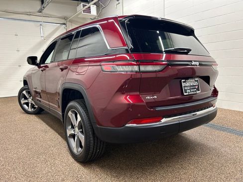 Used 2025 Jeep Grand Cherokee Limited w/ Trailer Tow Package AWD/4WD image 4