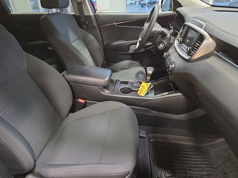 Used 2020 Kia Sorento LX image 21