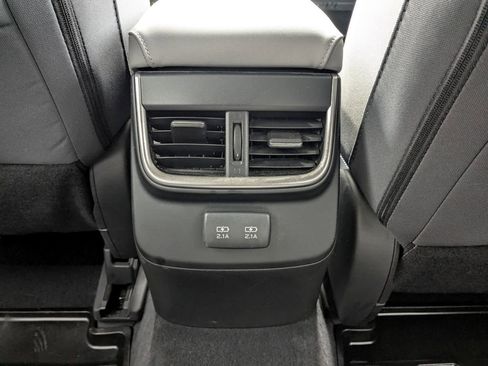 Used 2022 Subaru Outback Premium image 31