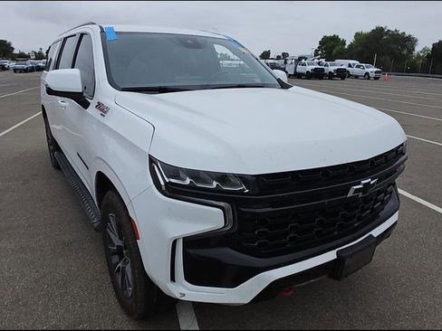 Used 2023 Chevrolet Suburban Z71 w/ Luxury Package AWD/4WD image 2