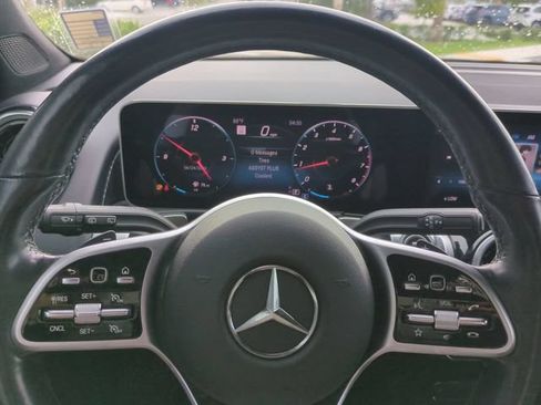 Used 2020 Mercedes-Benz GLB 250 4MATIC image 33
