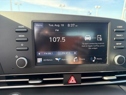 Used 2026 Hyundai Elantra Hybrid FWD image 21