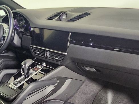 Used 2021 Porsche Cayenne E-Hybrid image 21