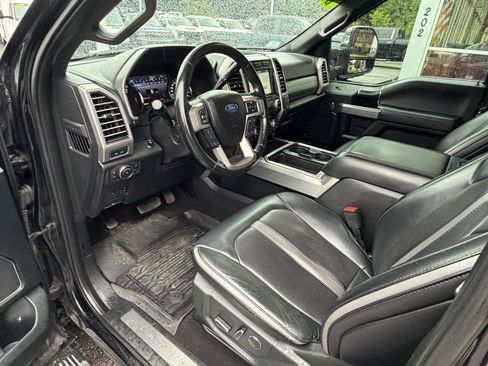 Used 2019 Ford F250 Platinum w/ Platinum Ultimate Package AWD/4WD image 32