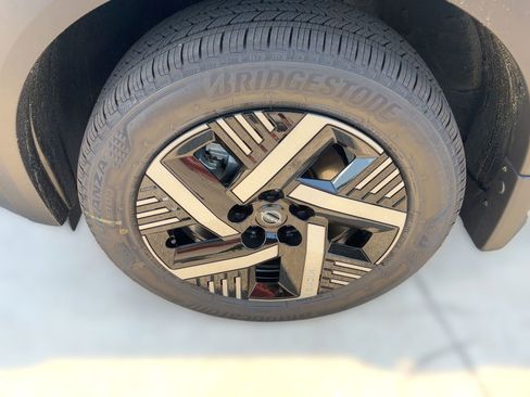 New 2026 Nissan Kicks SV image 10