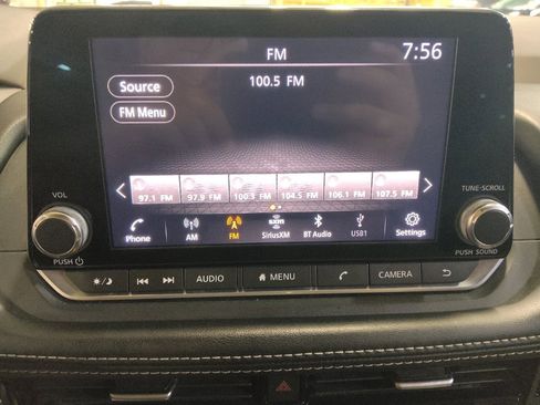Used 2021 Nissan Rogue SV FWD image 25