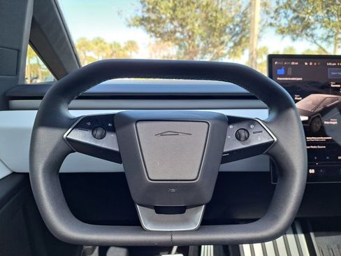 Used 2024 Tesla Cybertruck AWD Crew Cab image 36