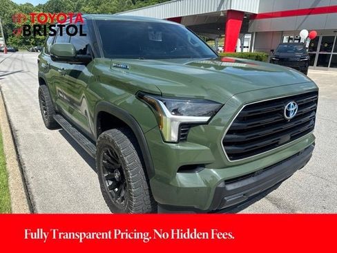 Used 2023 Toyota Sequoia SR5 w/ SR5 Premium Package AWD/4WD image 5