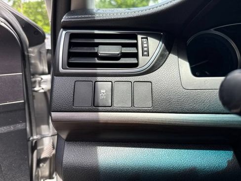 Used 2017 Toyota Camry LE FWD image 29