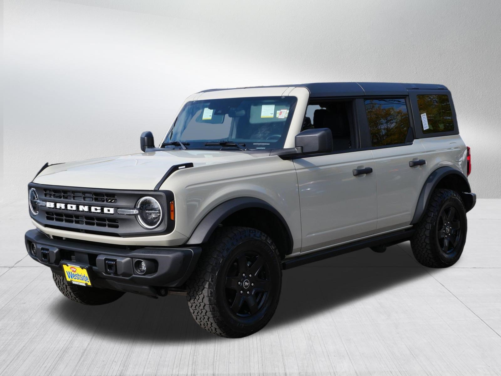 Used 2025 Ford Bronco Big Bend w/ Black Diamond Package AWD/4WD image 3
