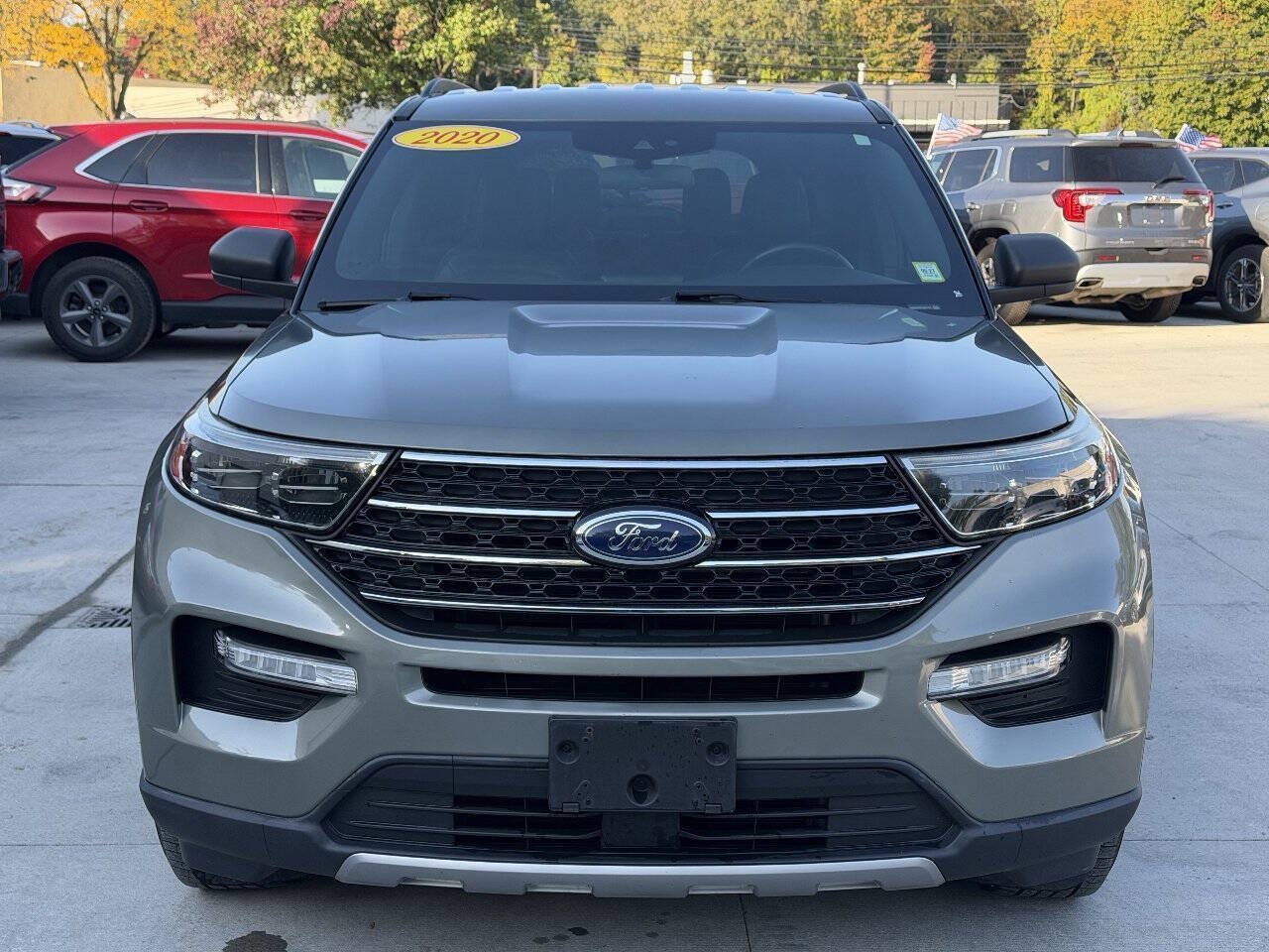 Used 2020 Ford Explorer XLT w/ Equipment Group 202A AWD/4WD image 3
