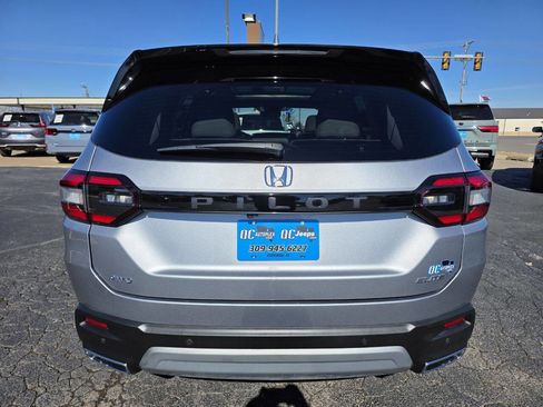 Used 2023 Honda Pilot Elite image 7