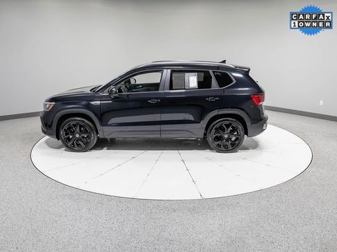 Used 2023 Volkswagen Taos SE w/ Black Wheel Package image 34