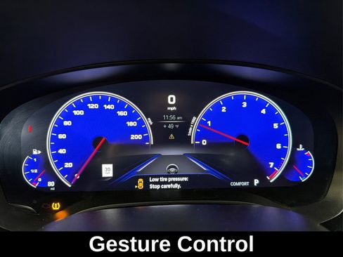 Used 2019 BMW 540i xDrive w/ Premium Package image 18