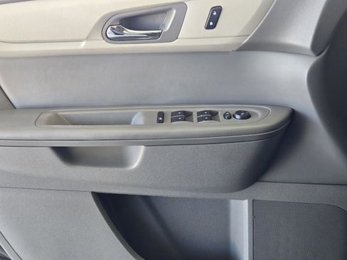 Used 2015 Chevrolet Traverse LS image 24