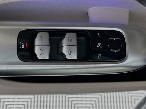 Used 2026 Mercedes-Benz C 300 Sedan image 18
