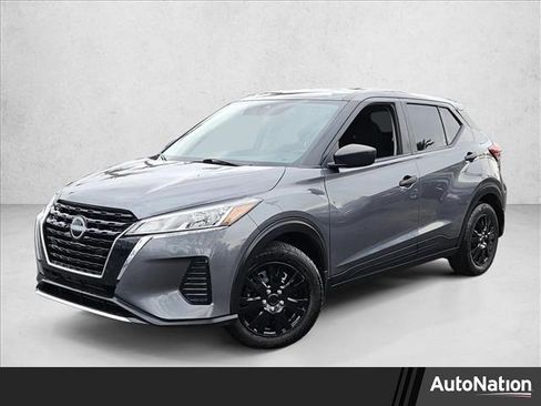 Used 2022 Nissan Kicks S image 1