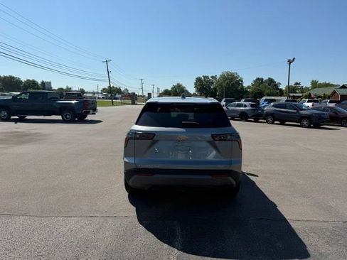 Used 2026 Chevrolet Equinox LT AWD/4WD image 6