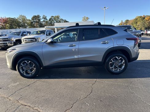 New 2026 Chevrolet Trax LT w/ Driver Confidence Package image 6