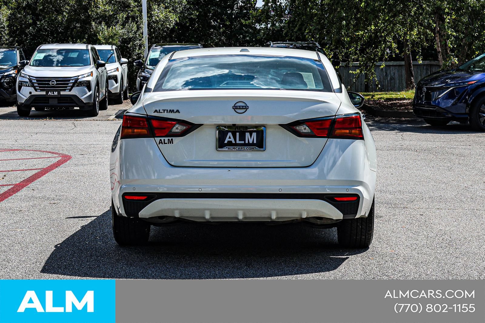 Used 2025 Nissan Altima 2.5 SV FWD image 12