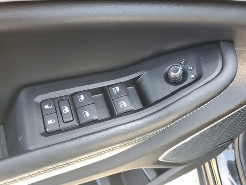 Used 2023 Jeep Grand Cherokee L Limited image 10