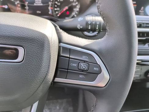 New 2026 Jeep Compass Latitude image 25