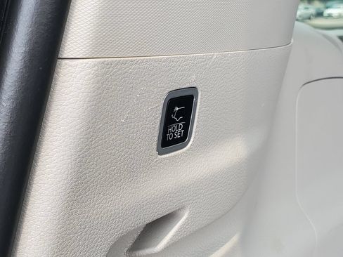 Used 2024 Jeep Wagoneer L Series III w/ Premium Group I AWD/4WD image 34