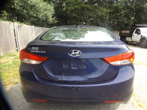 Used 2012 Hyundai Elantra GLS FWD image 4