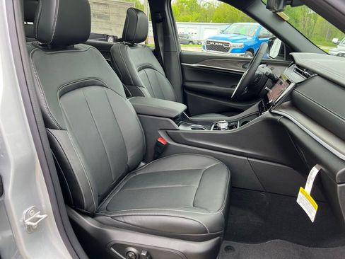 New 2026 Jeep Grand Cherokee L Limited AWD/4WD image 12