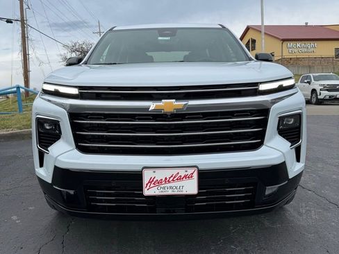 New 2026 Chevrolet Traverse High Country FWD image 2