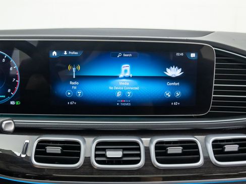 Used 2023 Mercedes-Benz GLS 450 4MATIC image 23