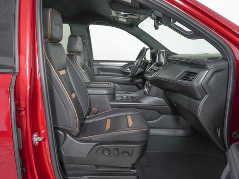 Used 2024 GMC Yukon AT4 image 10