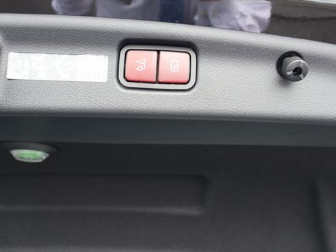 Certified 2025 Mercedes-Benz C 300 Sedan image 22